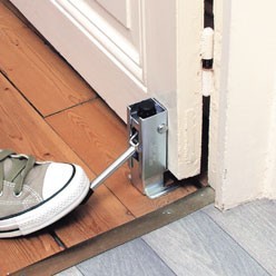 Le problème de porte qui grince est une urgence serrurerie qu'un artisan dépanne en moins de temps